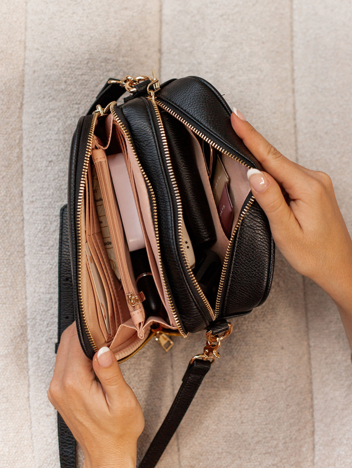 24/7 Crossbody Black