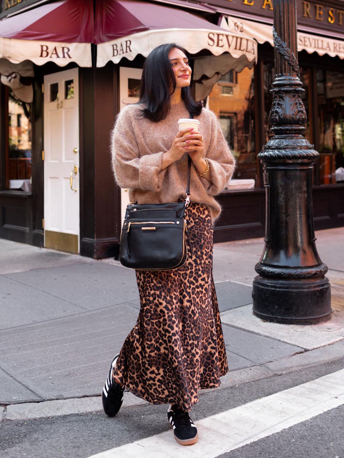 the EVERYDAY CROSSBODY black