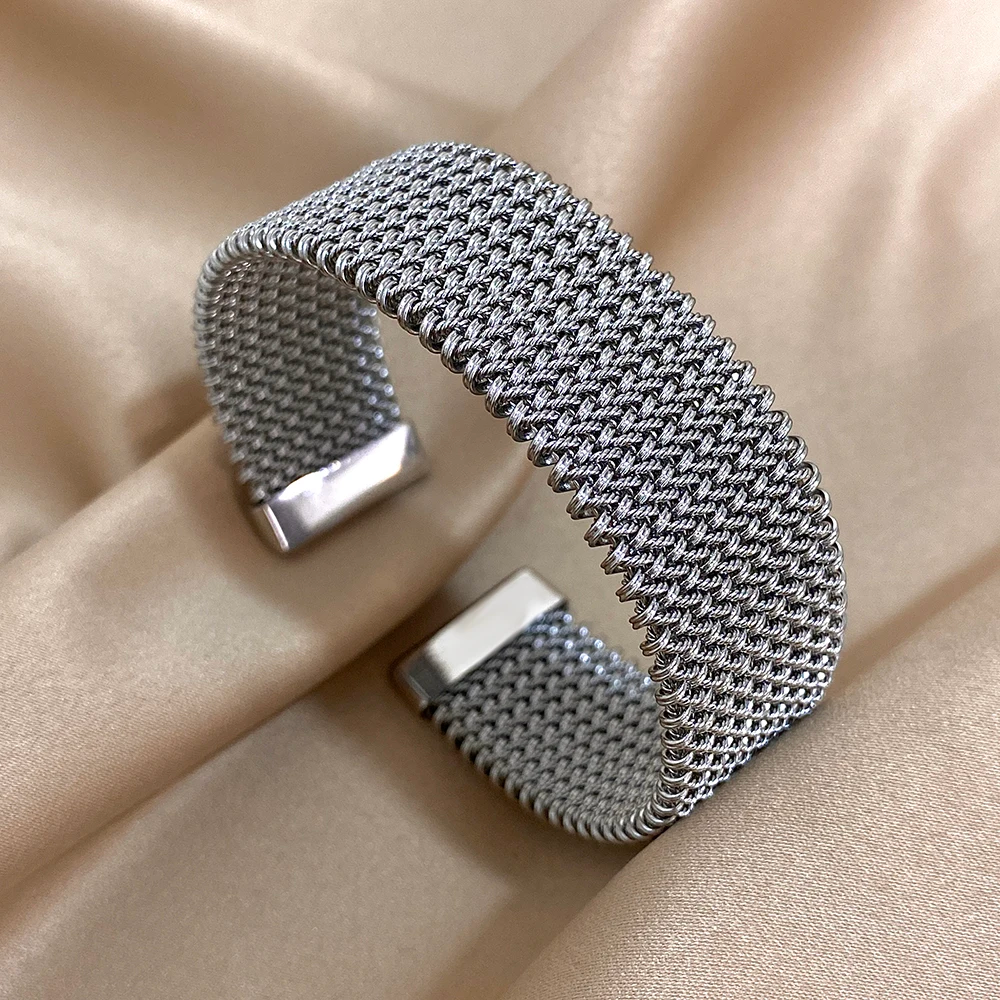 Solène Mesh Cuff Bracelet